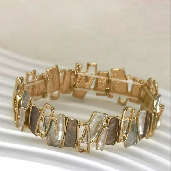 Geometric Metal Stretch Bracelet - Picture 2 of 3